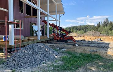 Остекление коттеджа с помощью мни-крана Арлифт